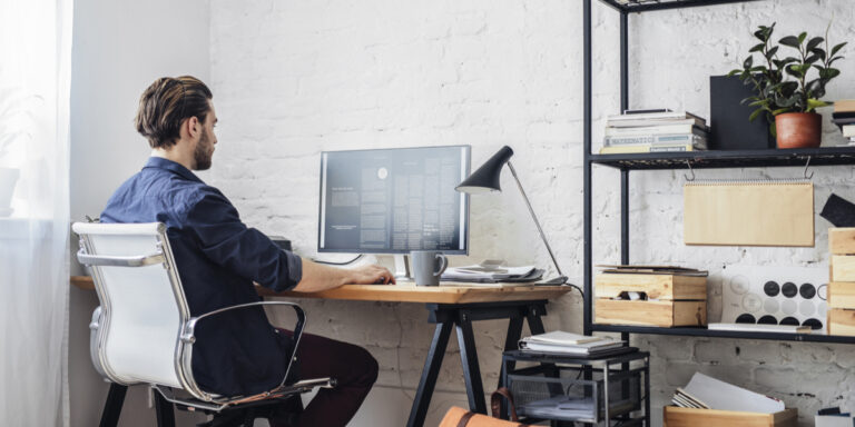 Hoe geef je leiding aan thuiswerkers?